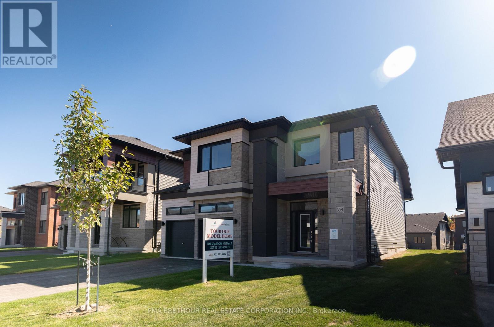 Photo 1 of 21 — 3031 SANDY ACRES AVENUE, Severn (West Shore), ON L3V0Y4