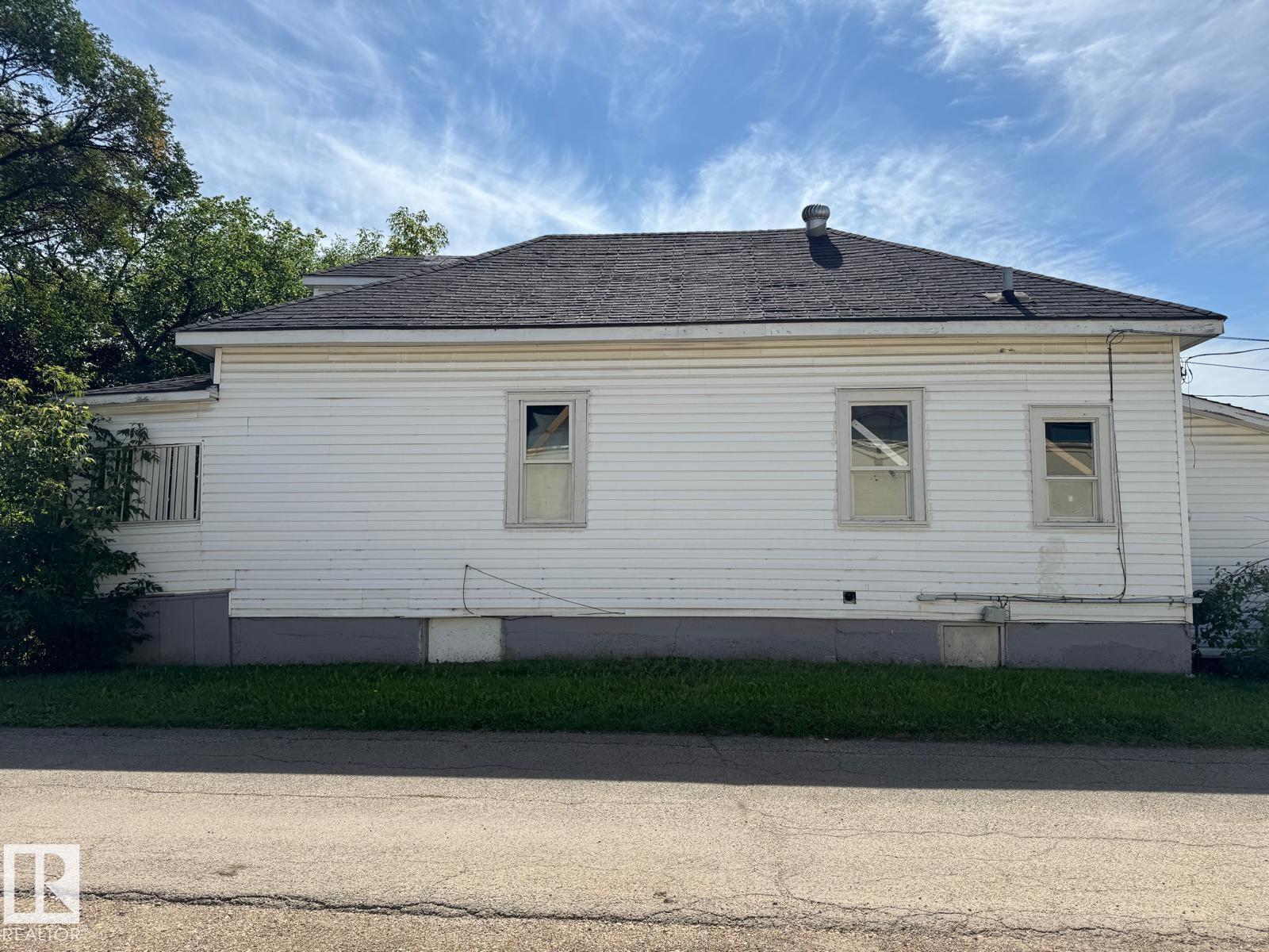 11734 87 ST NW