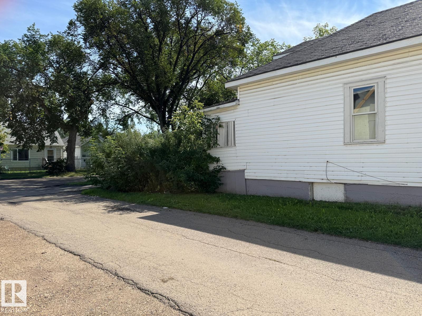 11734 87 ST NW