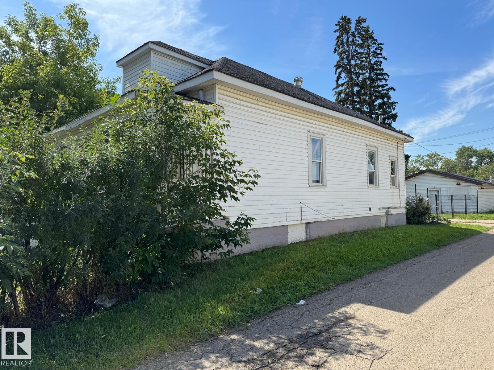 11734 87 ST NW