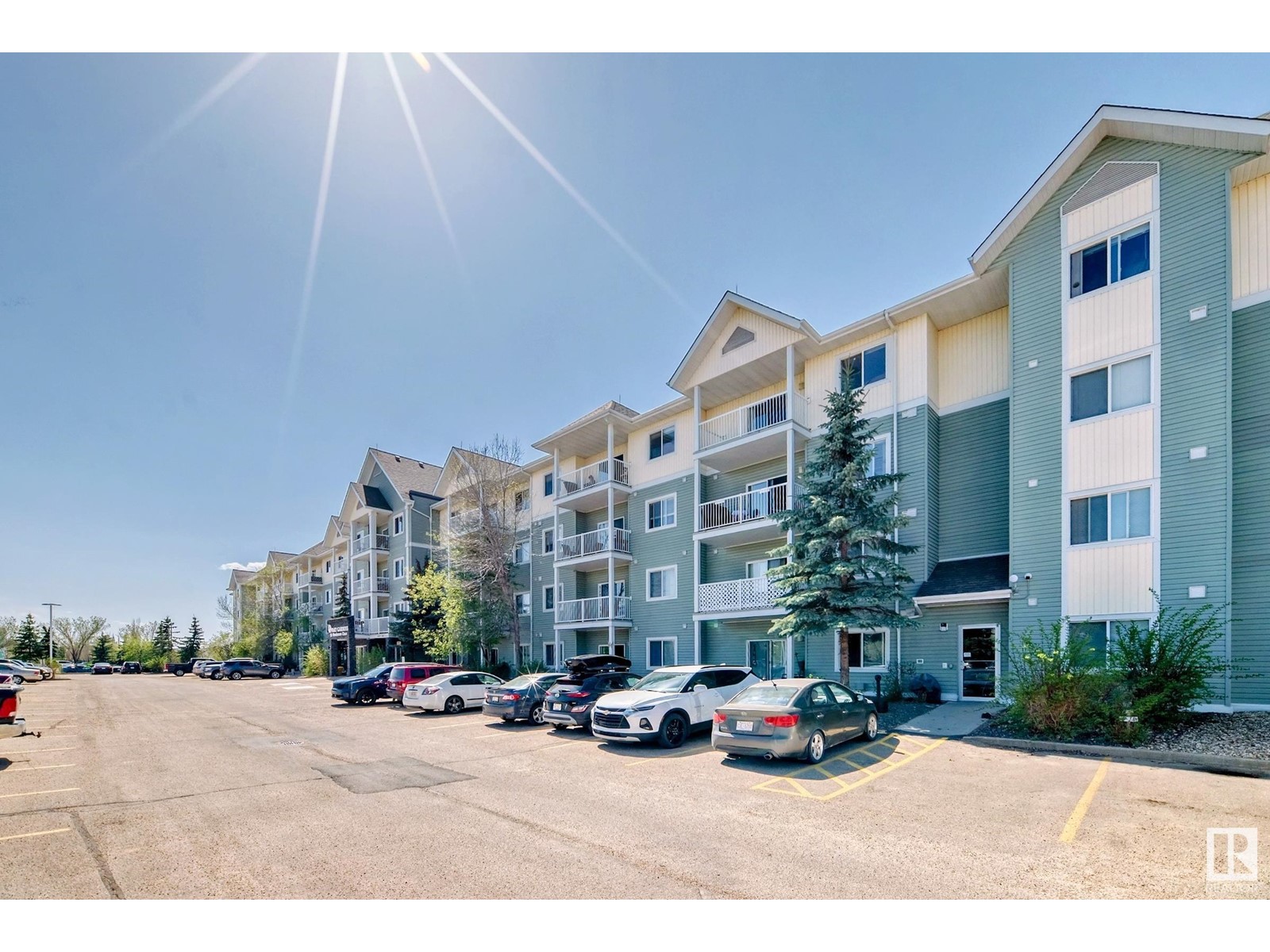 #337 50 Woodsmere CL