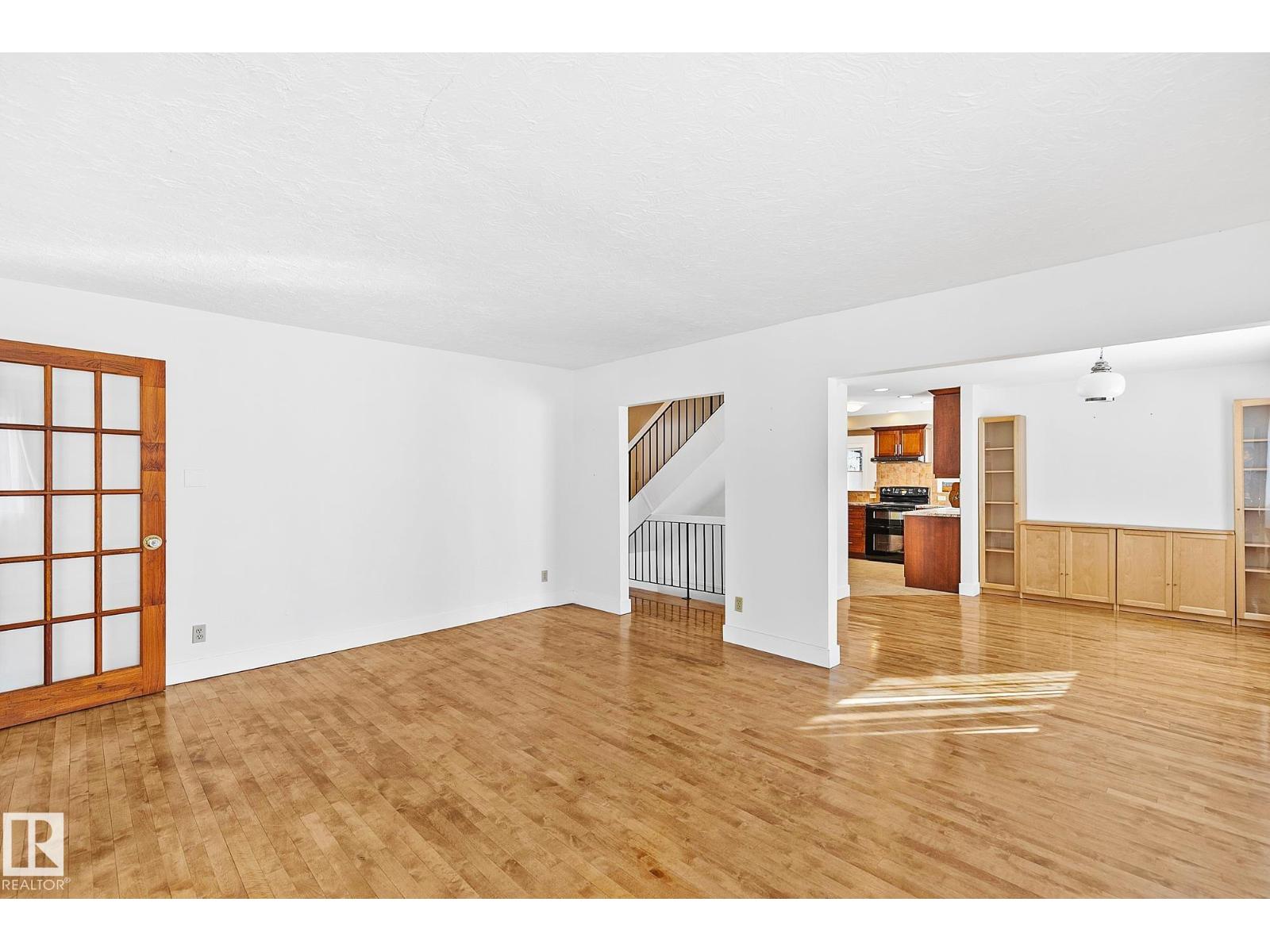 10823 130 ST NW