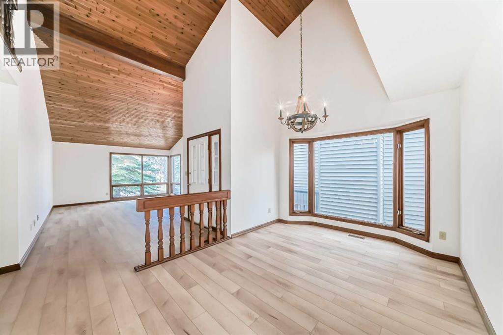 744 Strathcona Drive SW