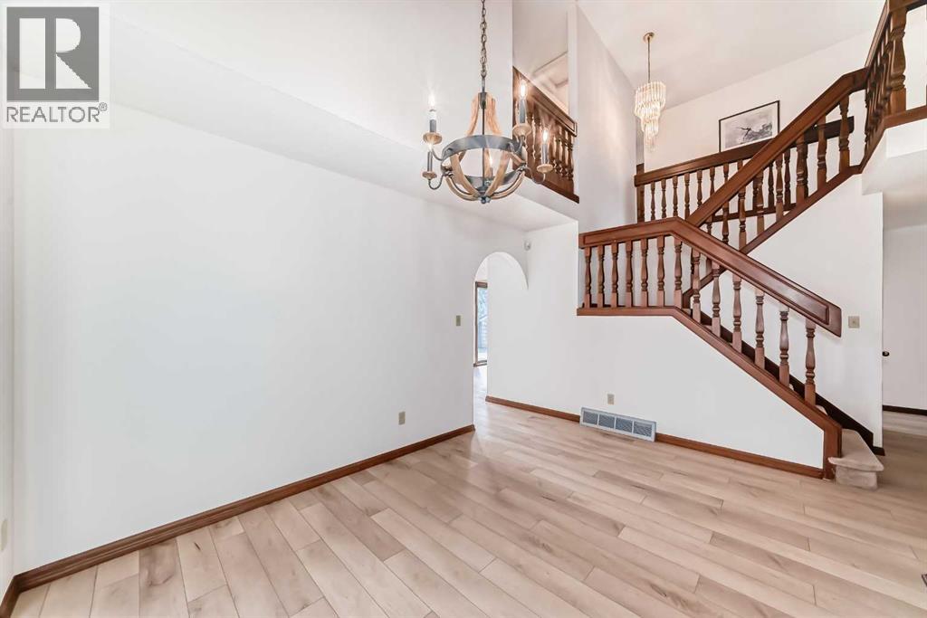 744 Strathcona Drive SW