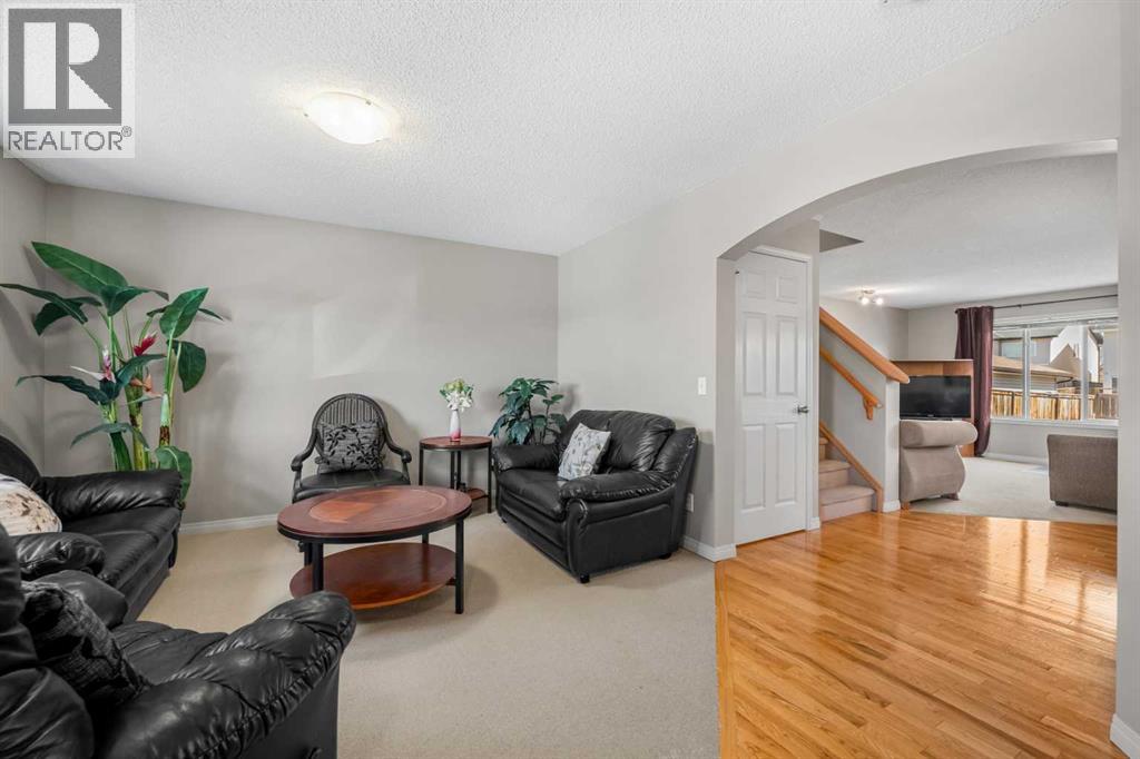 83 Saddlebrook Gardens NE