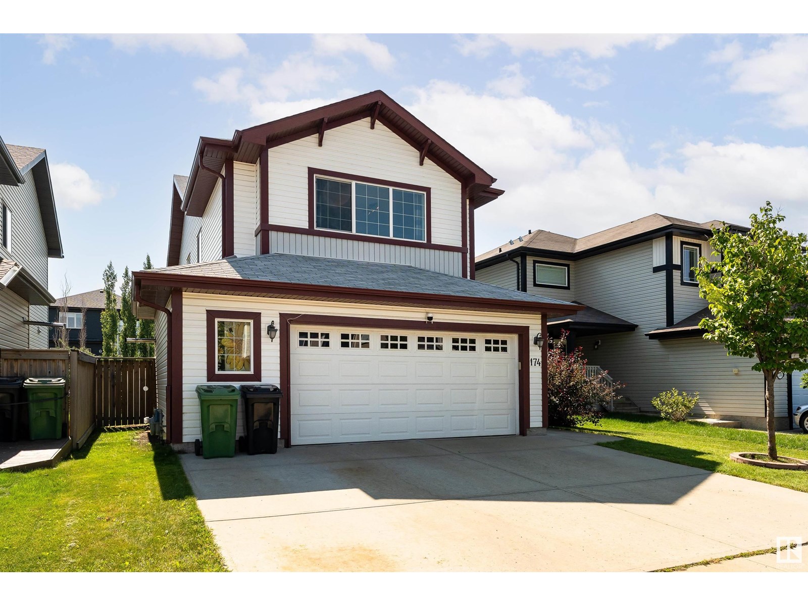 174 WOODBEND WY