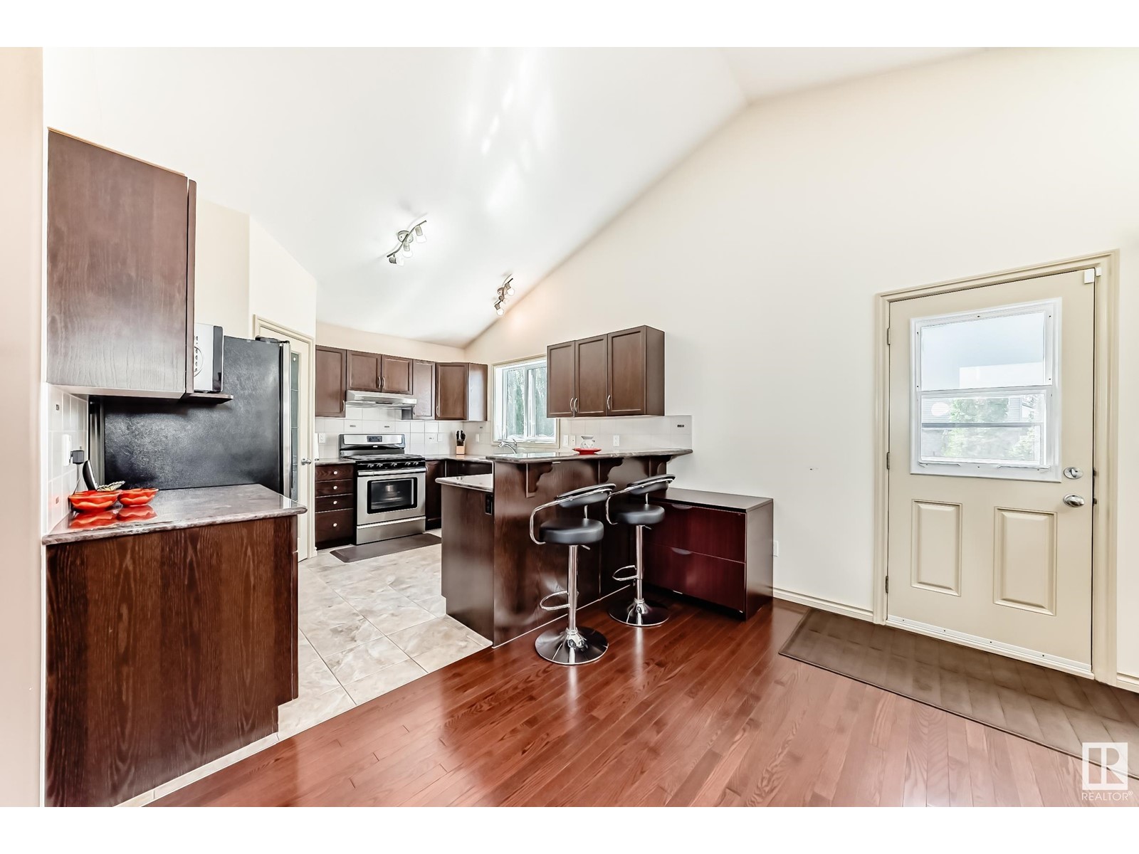 1443 37C AV NW