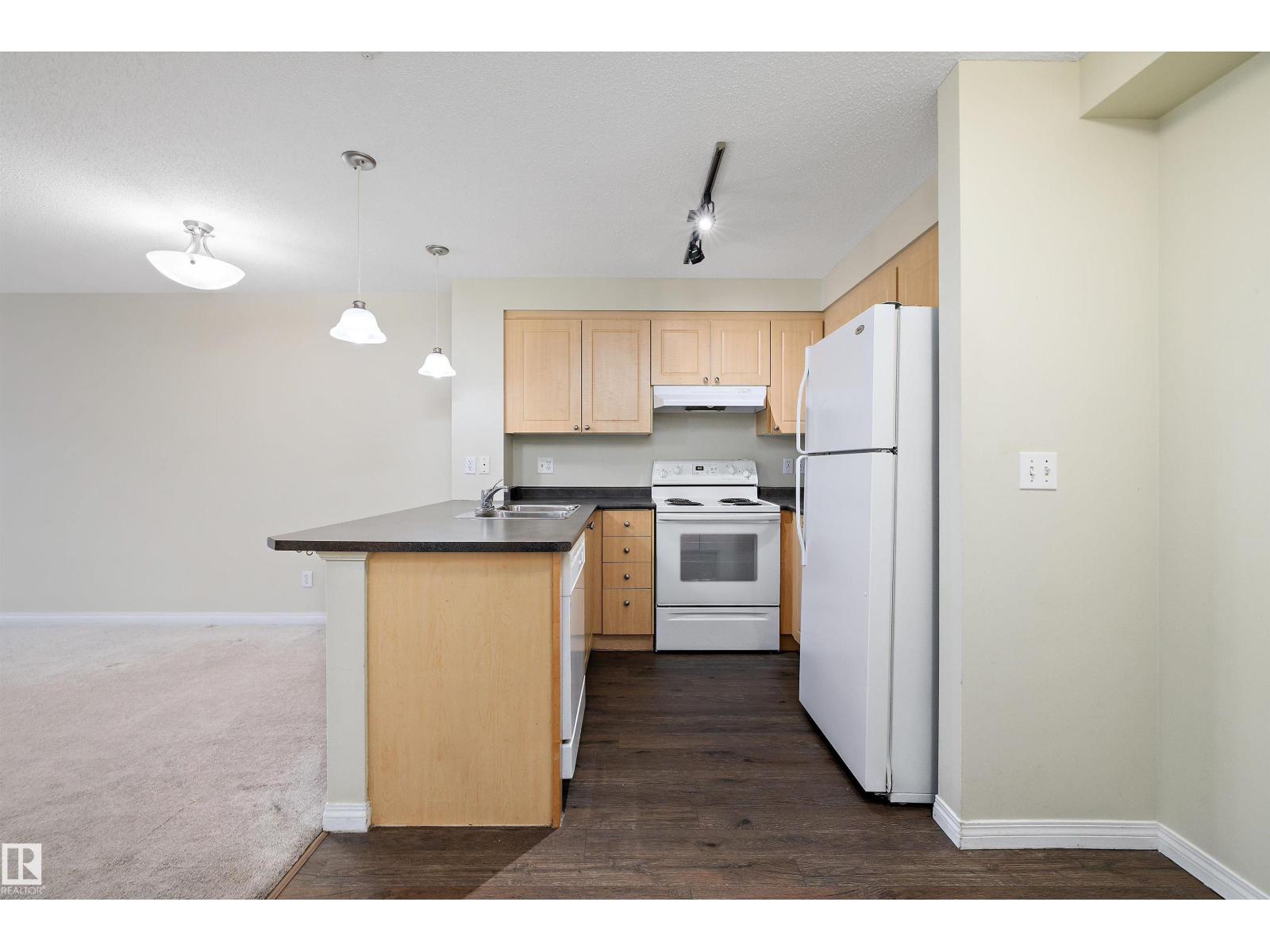 #213 636 MCALLISTER LO SW