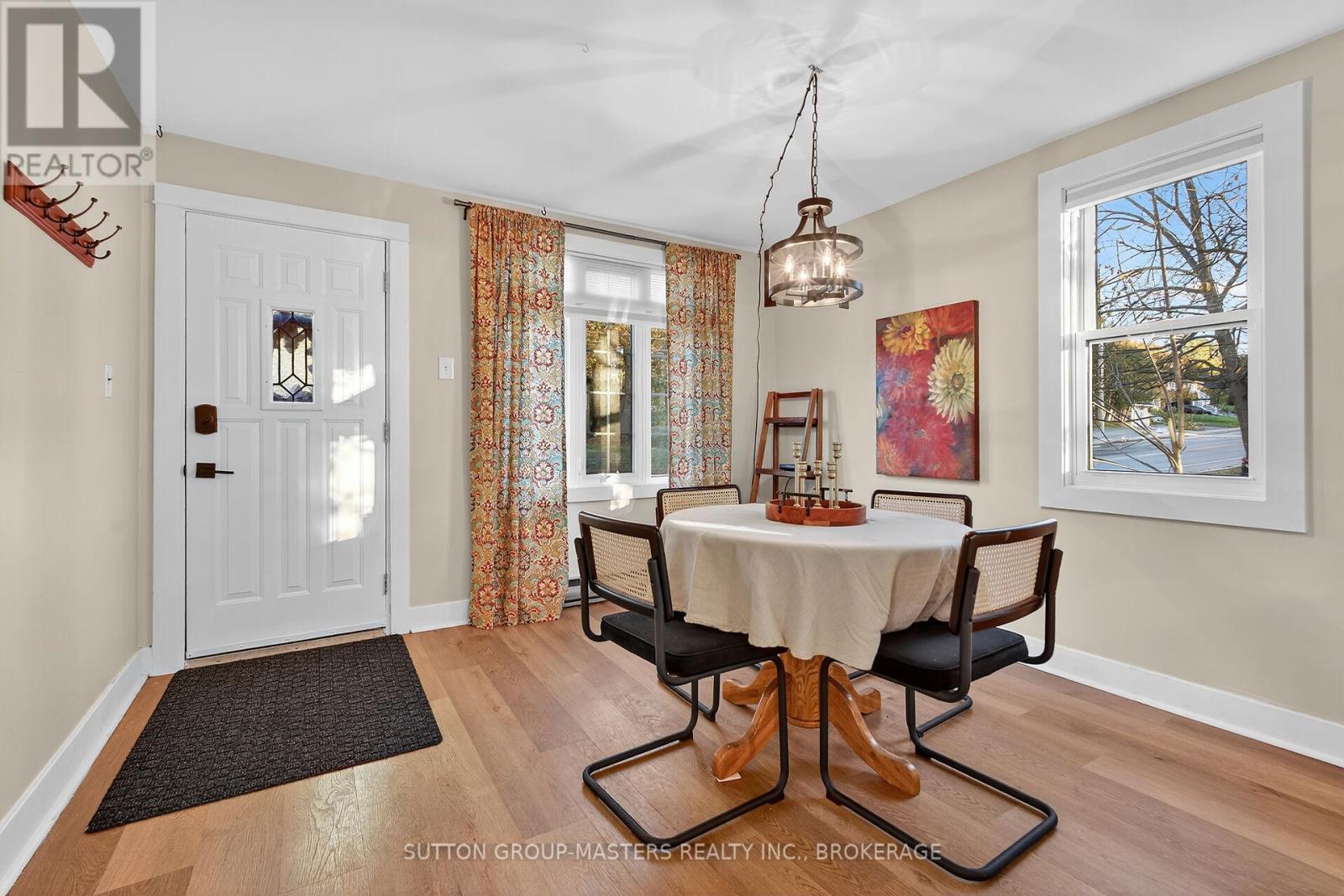 806 PORTSMOUTH AVENUE