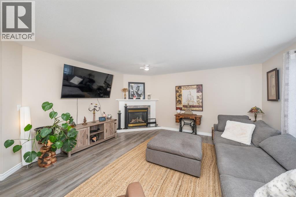 5700 BLACKWELL Sideroad Unit# 212