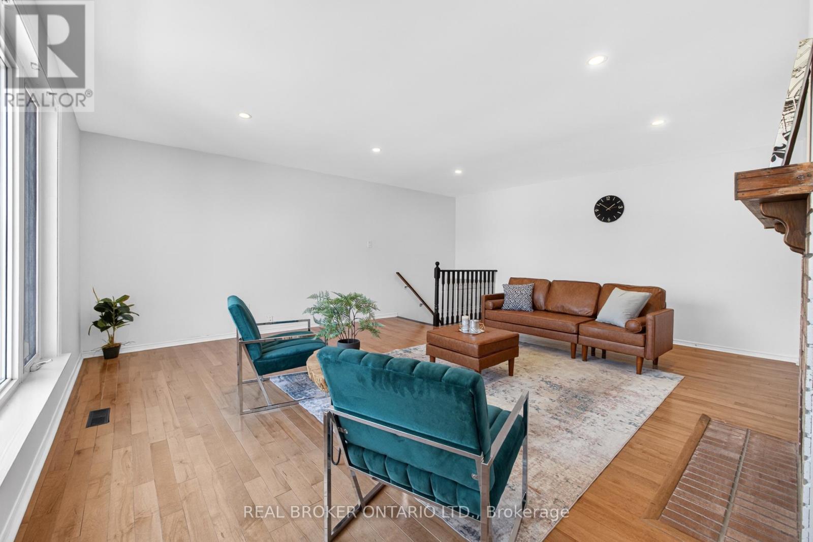 4326 WATERFORD CRESCENT