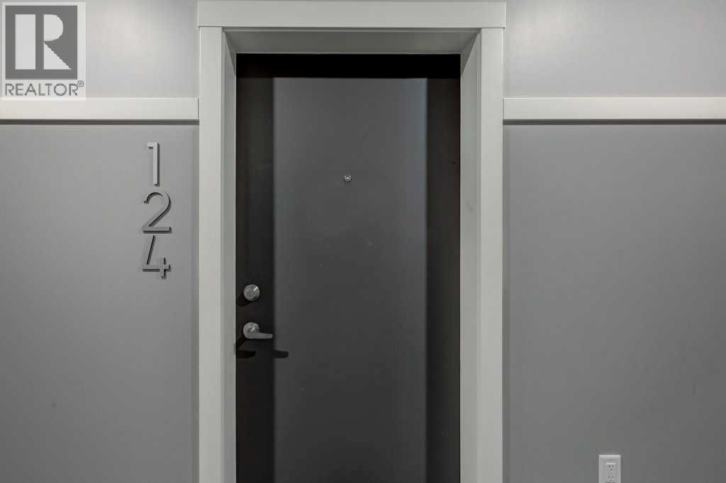 124, 245 Edith Place NW