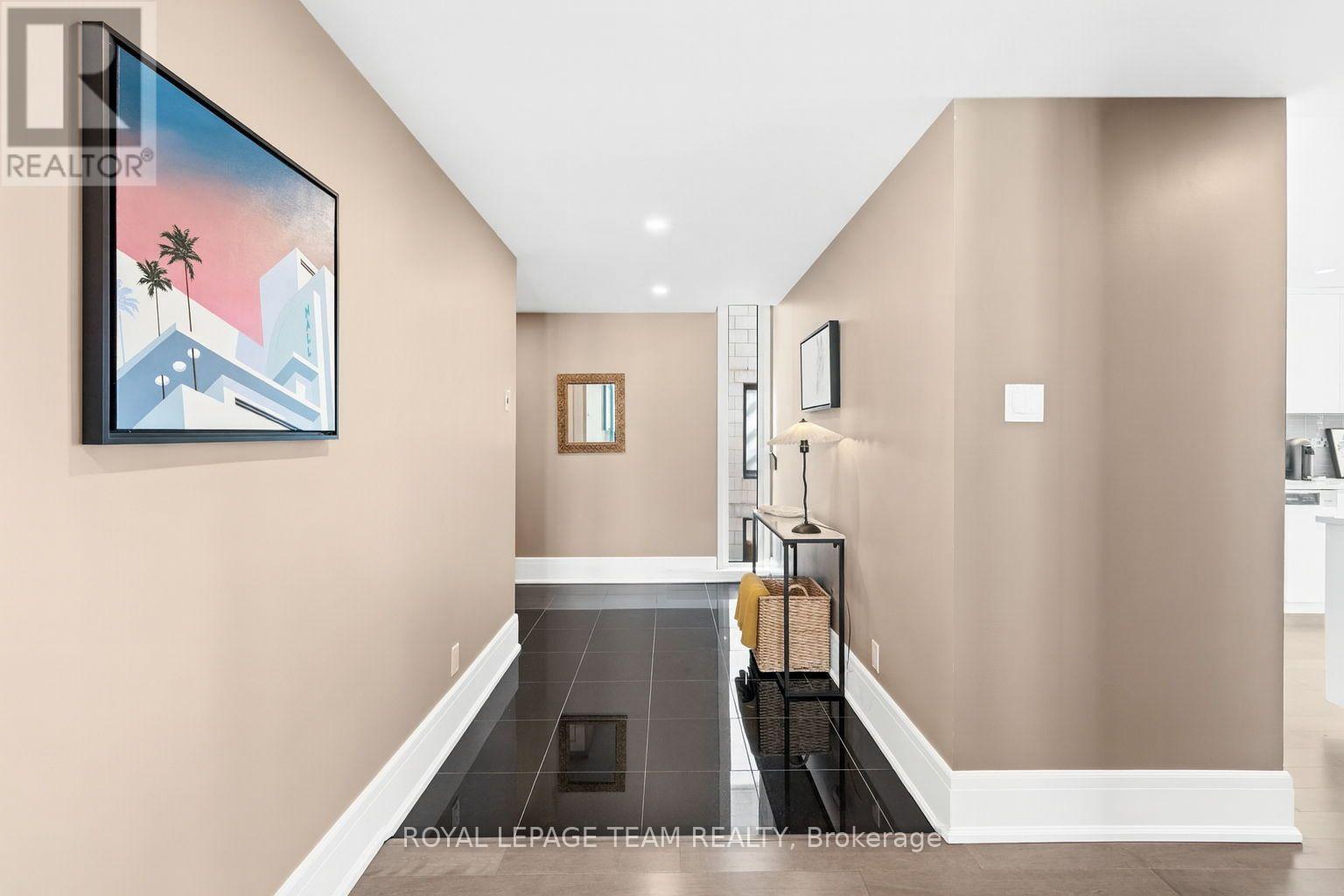 G207 - 700 SUSSEX DRIVE