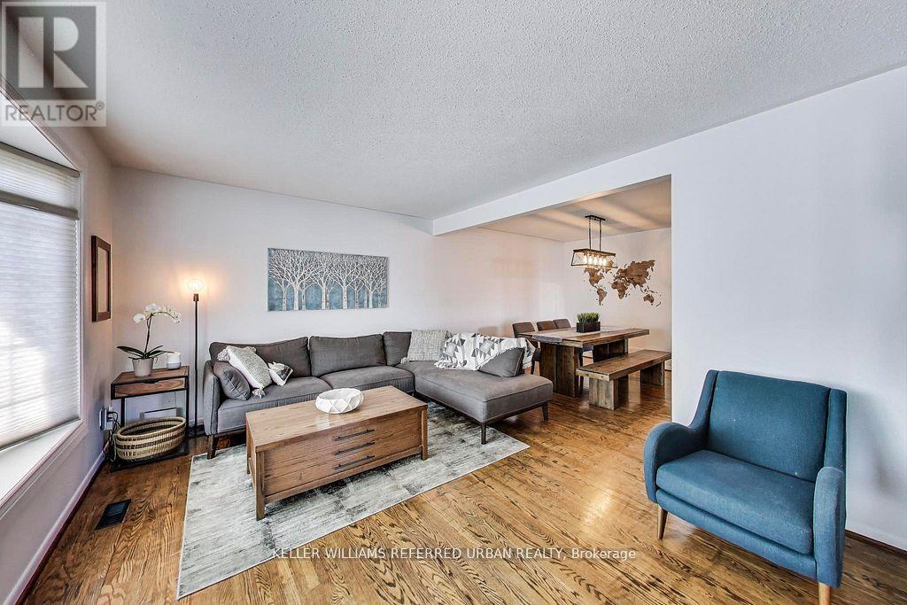 116 FALLINGDALE CRESCENT