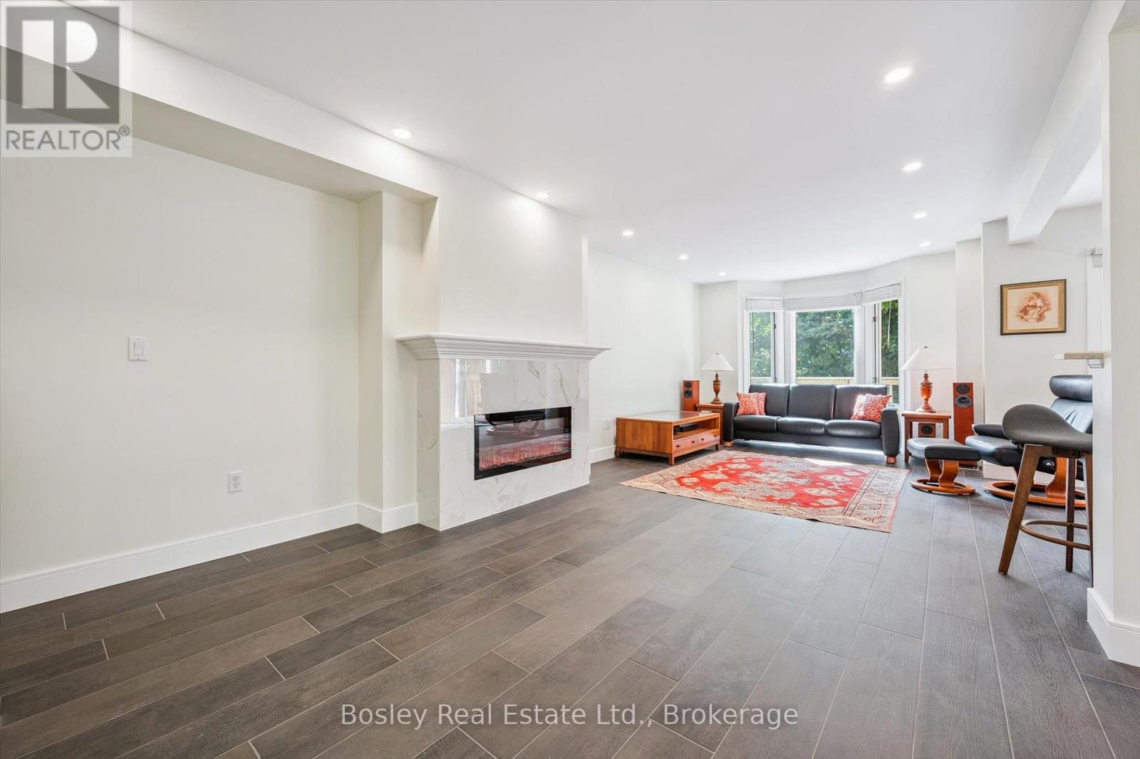 64 - 941 GORDON STREET