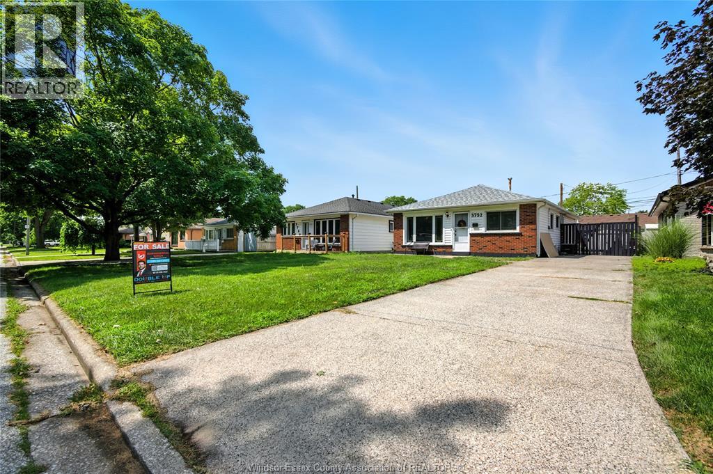 3752 BLACKBURN COURT
