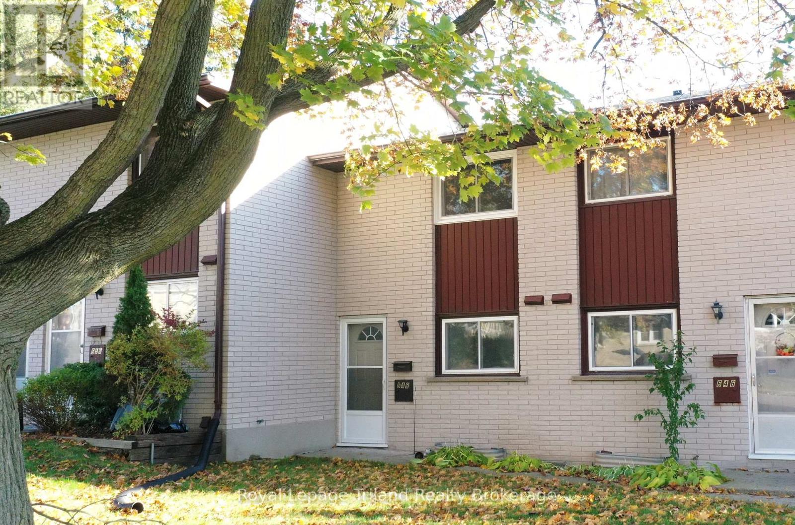 Photo 1 of 18 — 648 BRANT STREET, Woodstock (Woodstock - North), ON N4S5J8