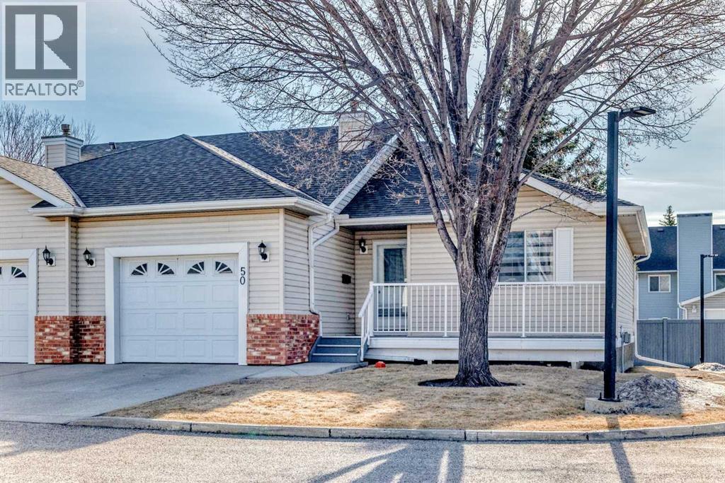 50 Del Monica Villas NE