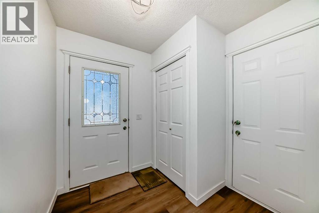 50 Del Monica Villas NE