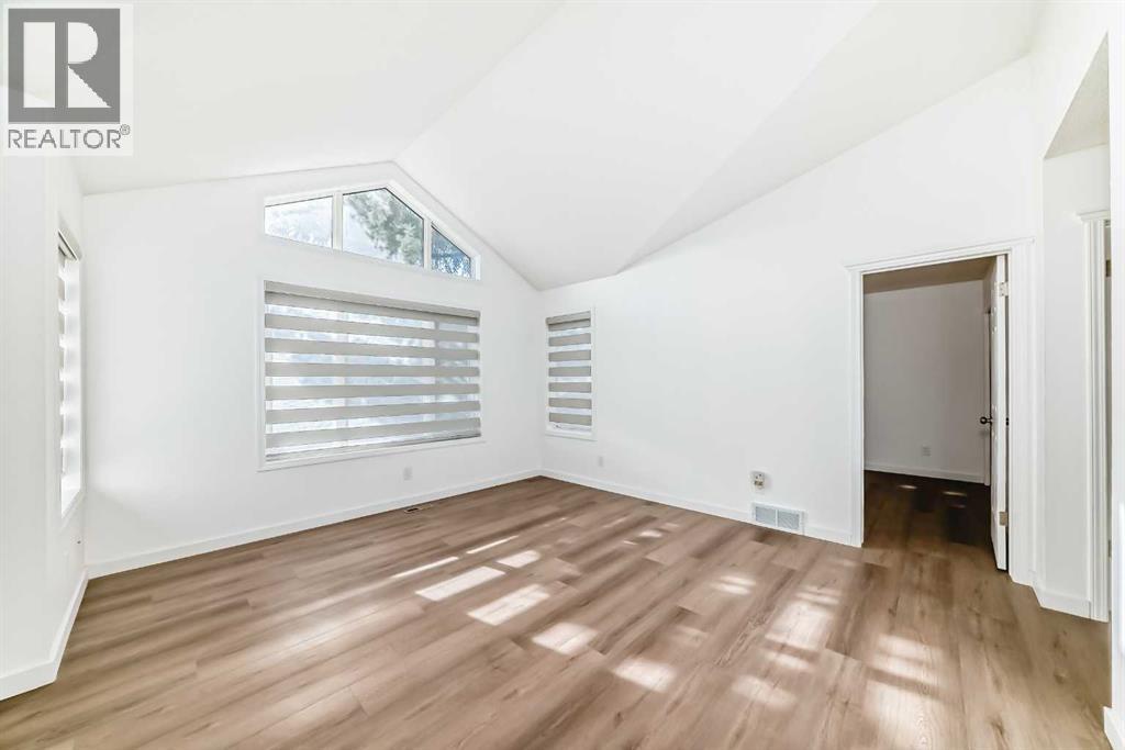 50 Del Monica Villas NE