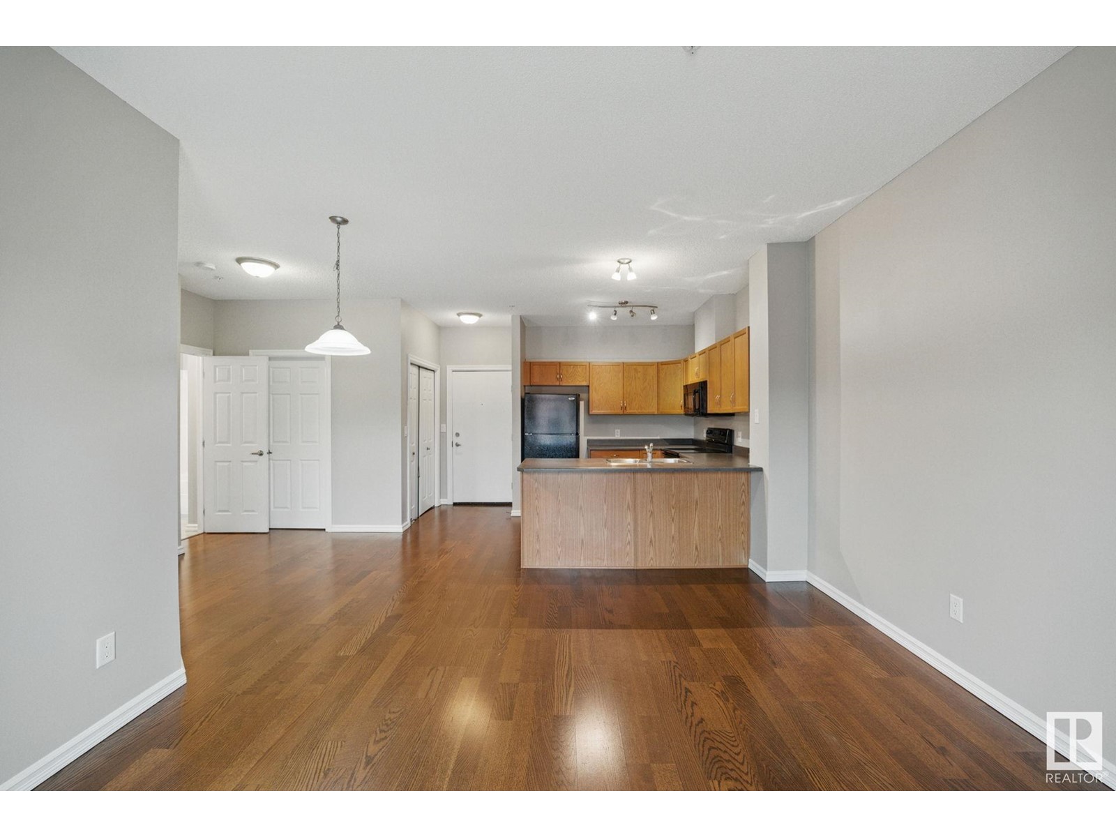 #403 263 MACEWAN RD SW