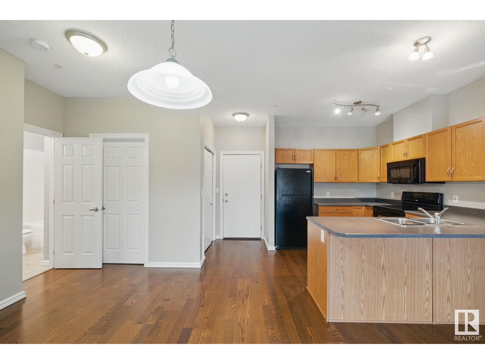 #403 263 MACEWAN RD SW