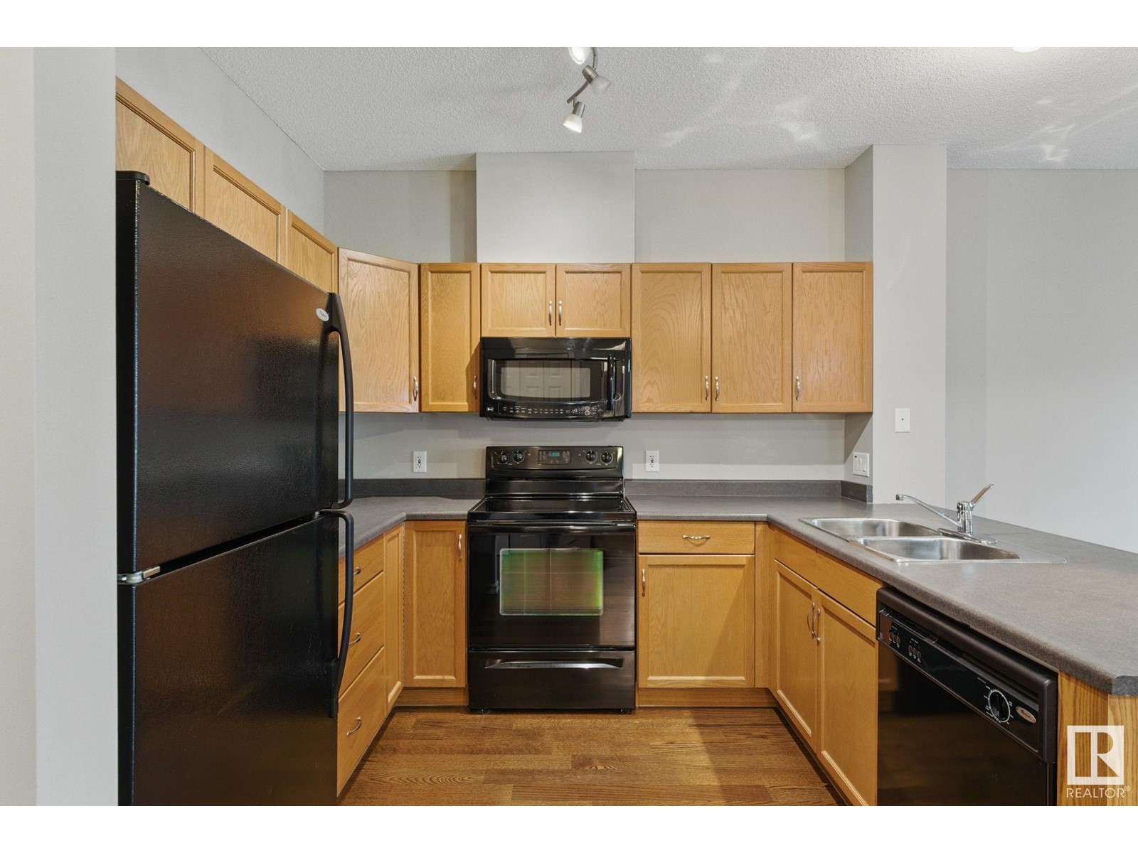#403 263 MACEWAN RD SW