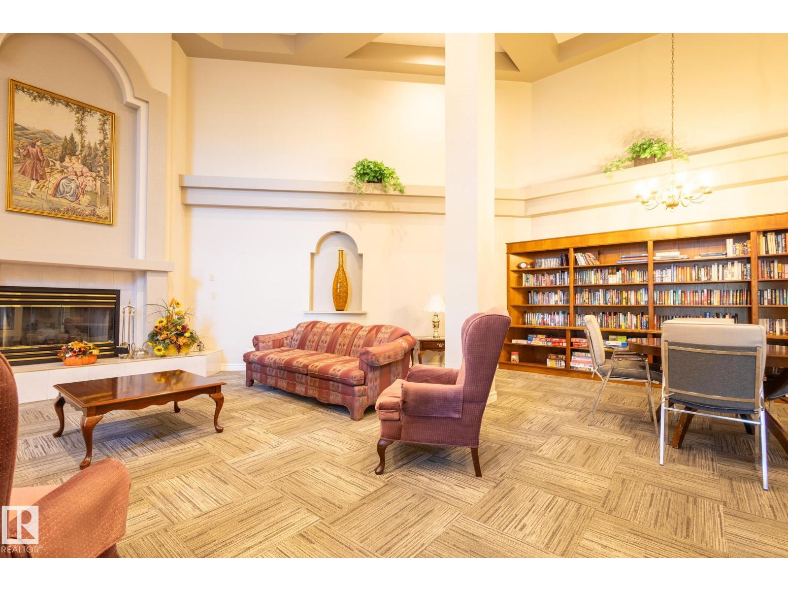 #404 10935 21 AV NW NW