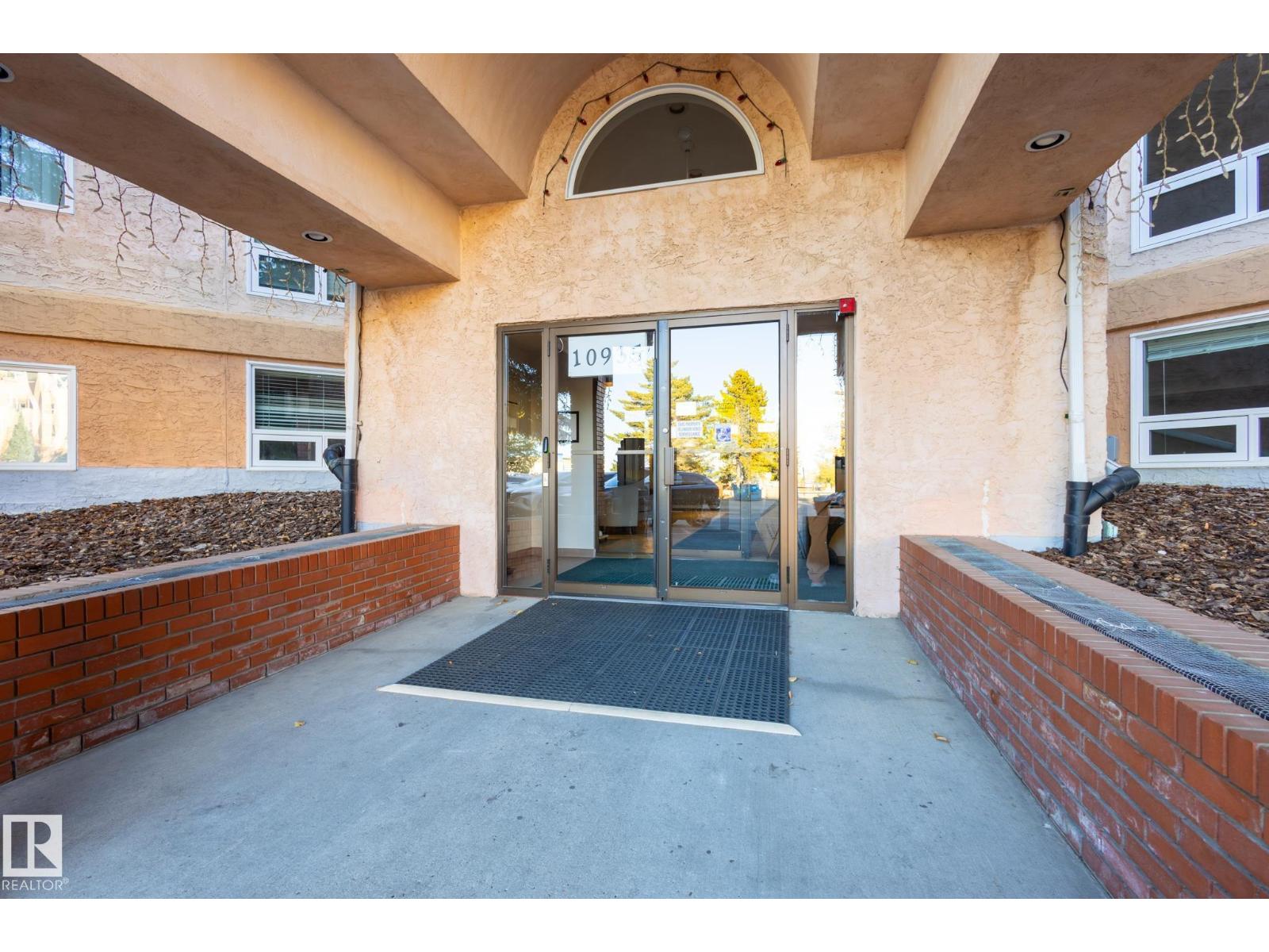 #404 10935 21 AV NW NW