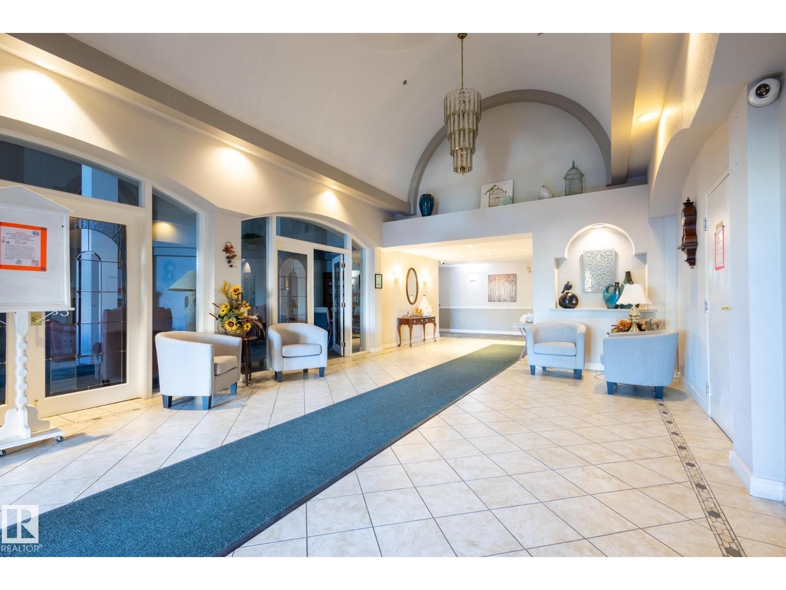 #404 10935 21 AV NW NW