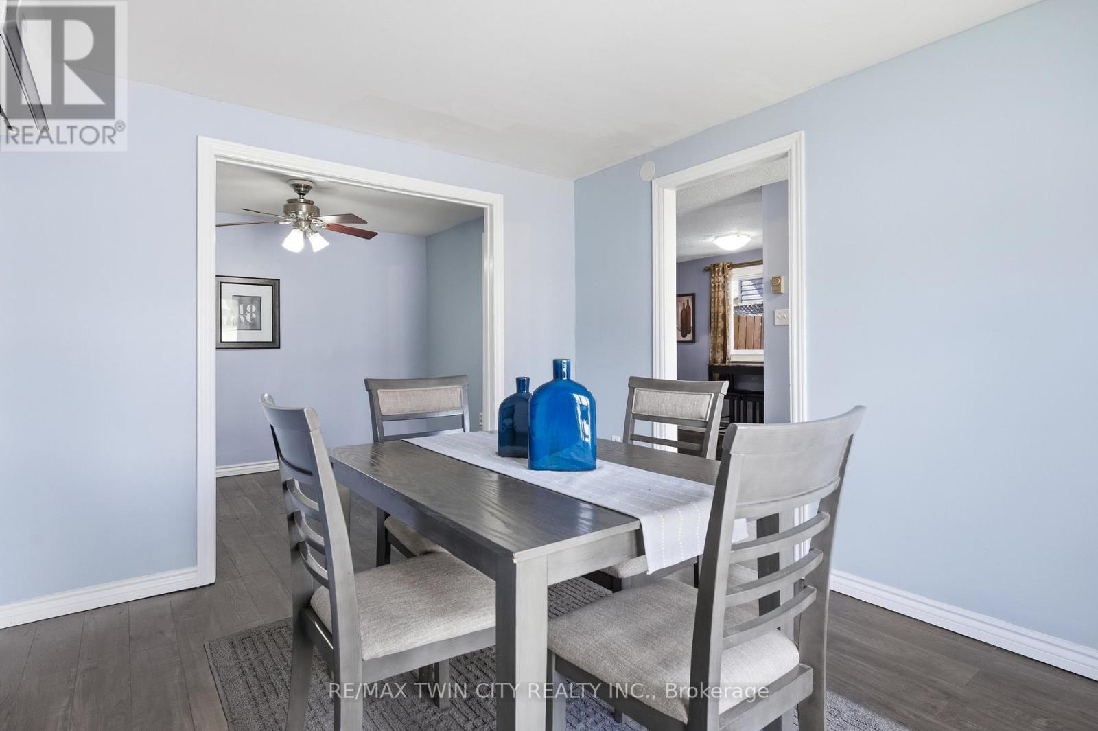 519 PINETREE CRESCENT
