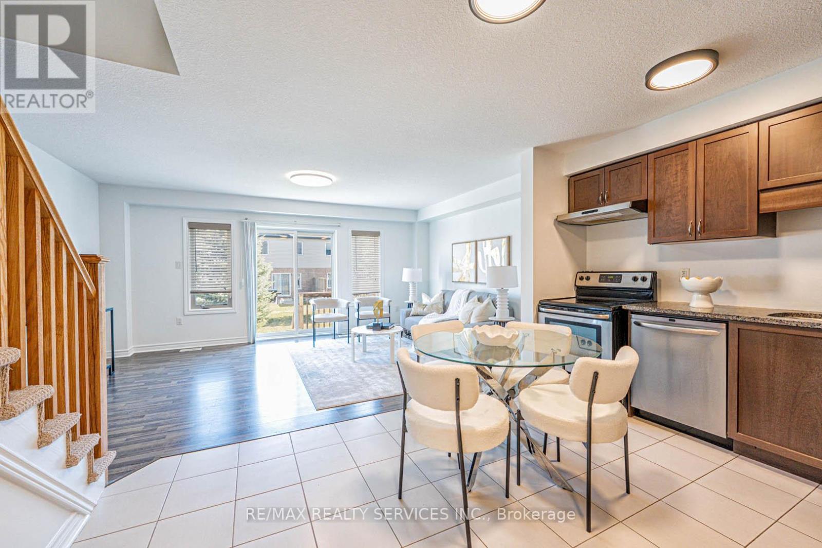 22 - 22 ARLINGTON CRESCENT