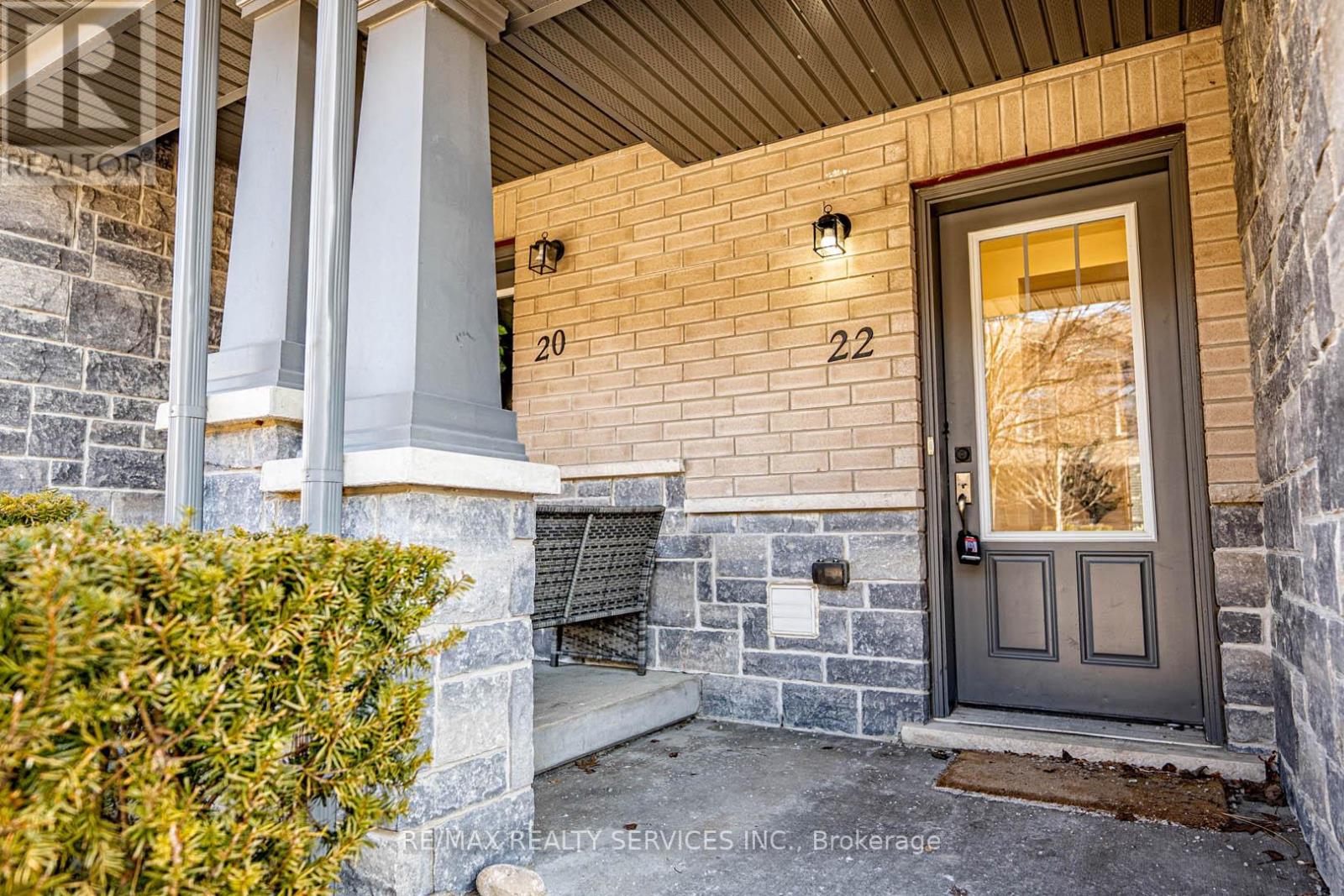 22 - 22 ARLINGTON CRESCENT