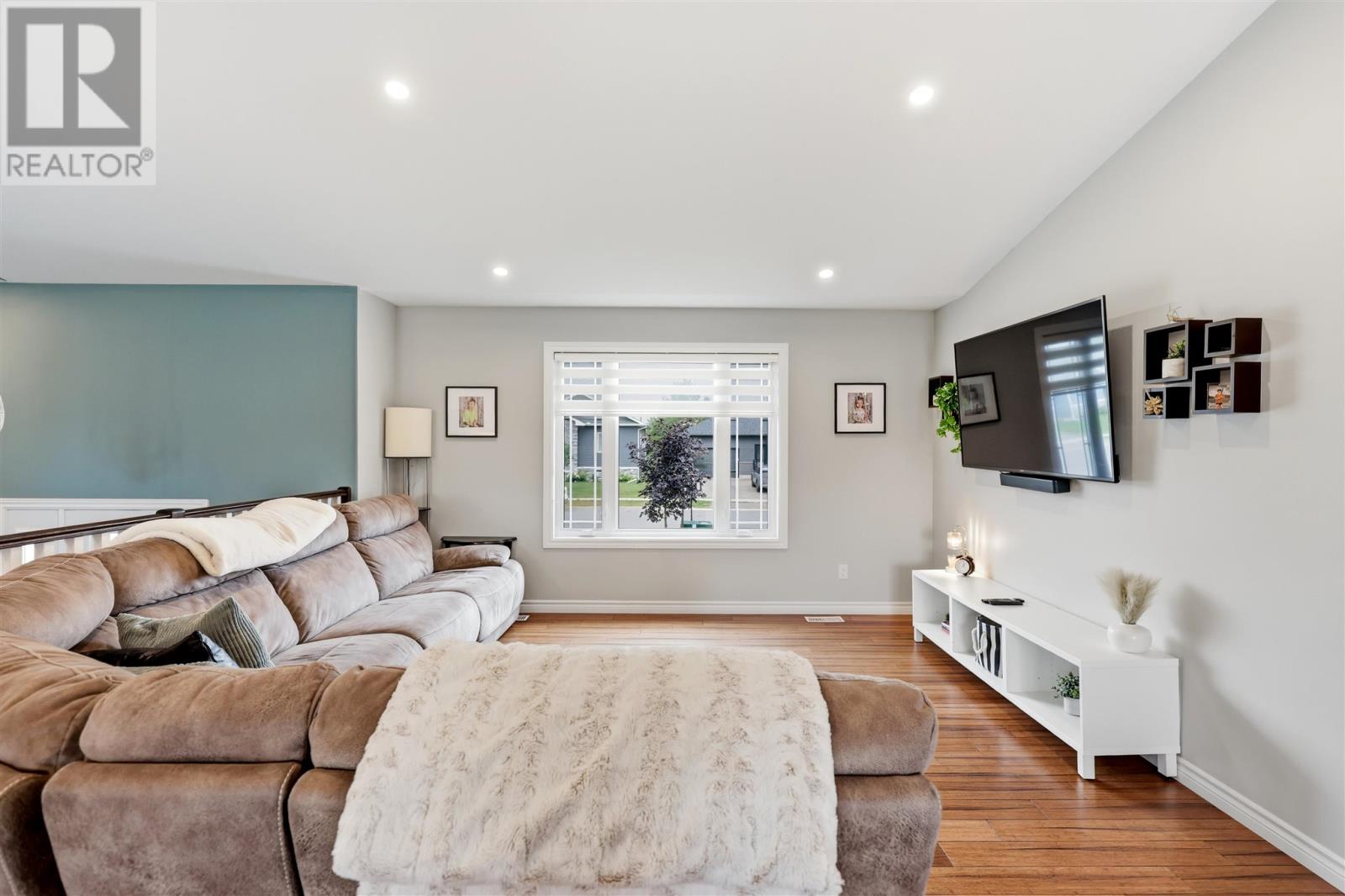 12 Sherbrook DR