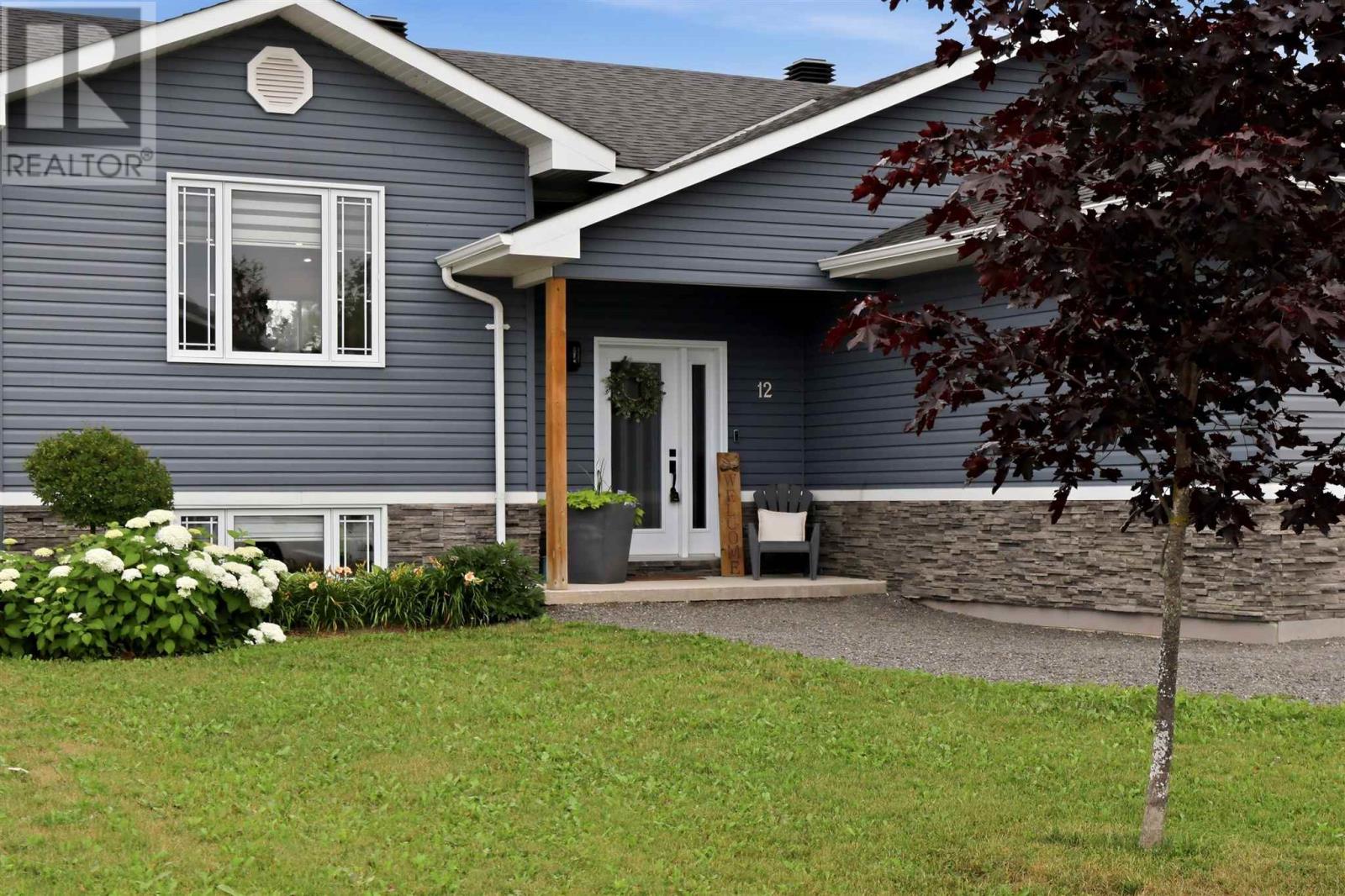 12 Sherbrook DR
