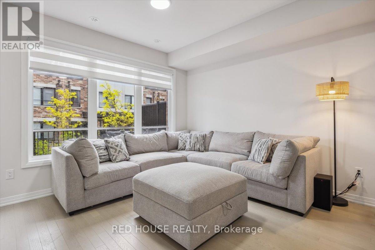 7 - 40 BAYNES WAY