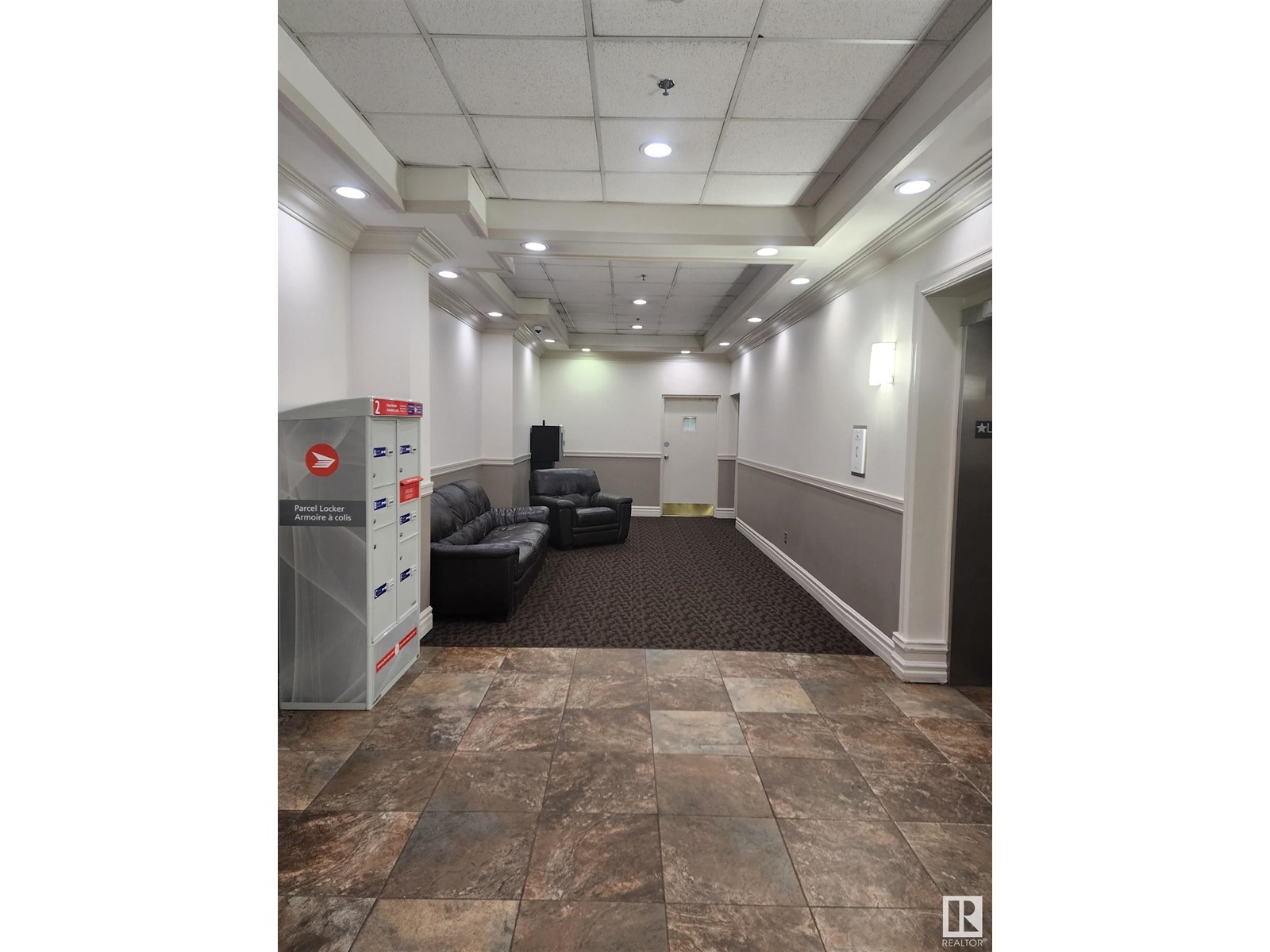 #207 10160 114 ST NW