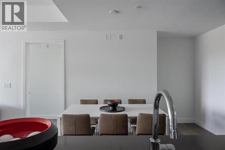 301 717 W 17TH AVENUE