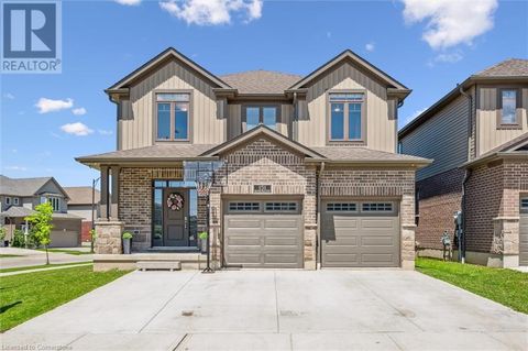 151 MOUNTAIN HOLLY Court Waterloo ON N2V0E1