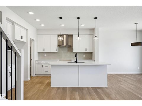 147 ROYAL ST St. Albert AB T8N8C9