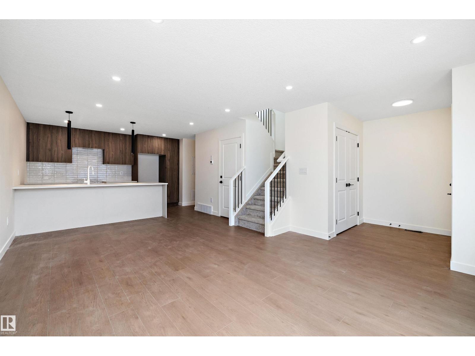 11738 91 ST NW