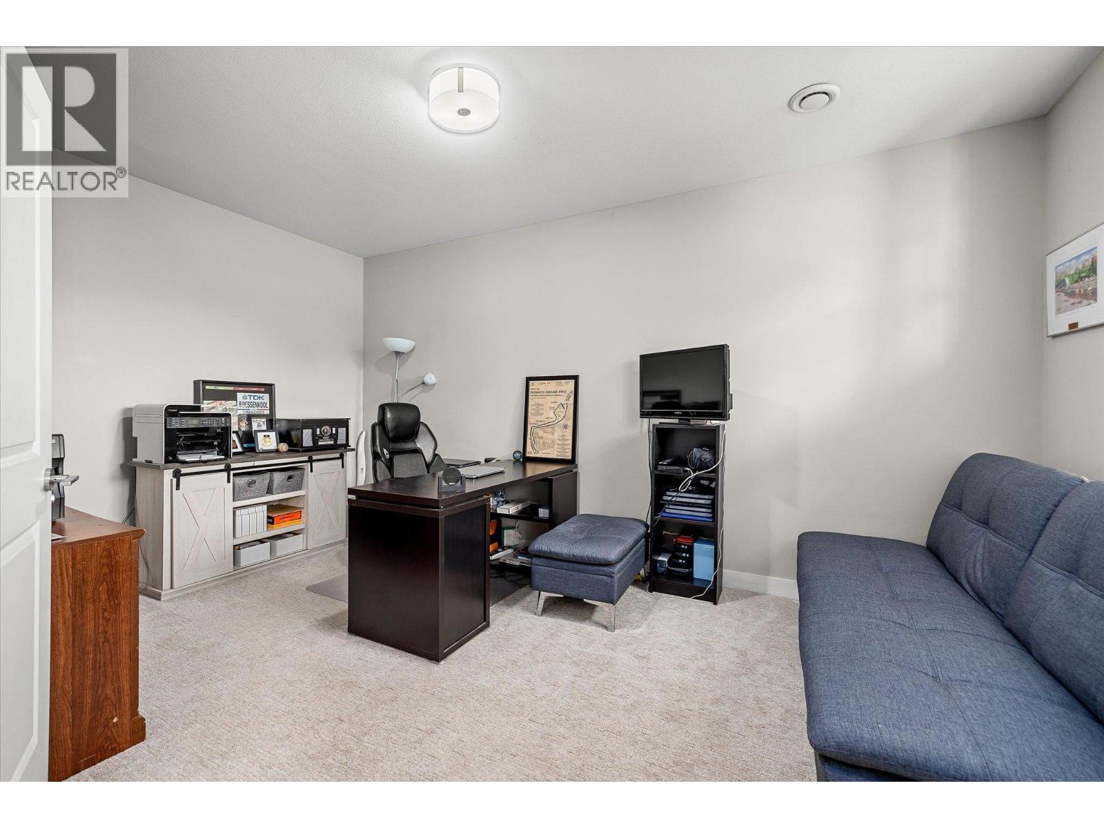 218 Upper Canyon Drive N