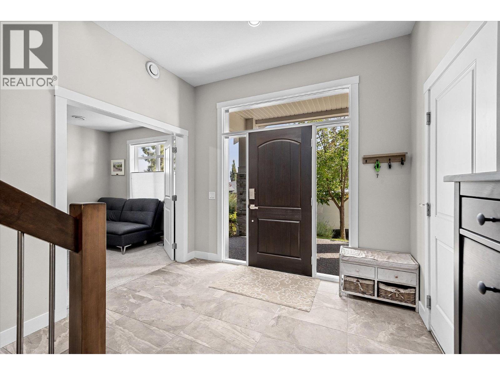 218 Upper Canyon Drive N