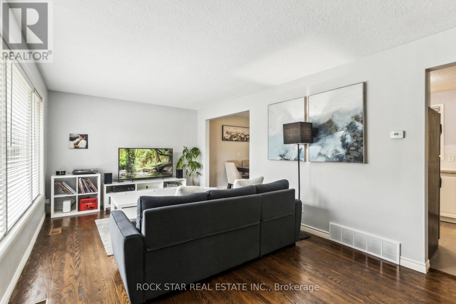 130 HUDSON CRESCENT