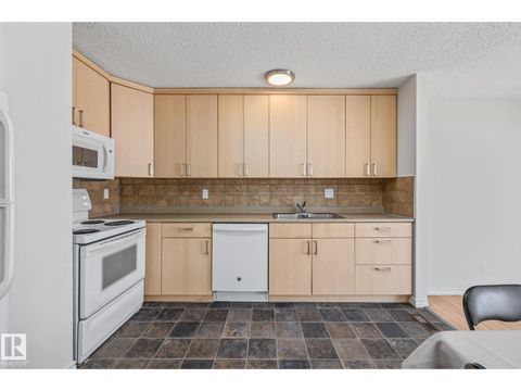 3543 46 ST NW Edmonton AB T6L5C6