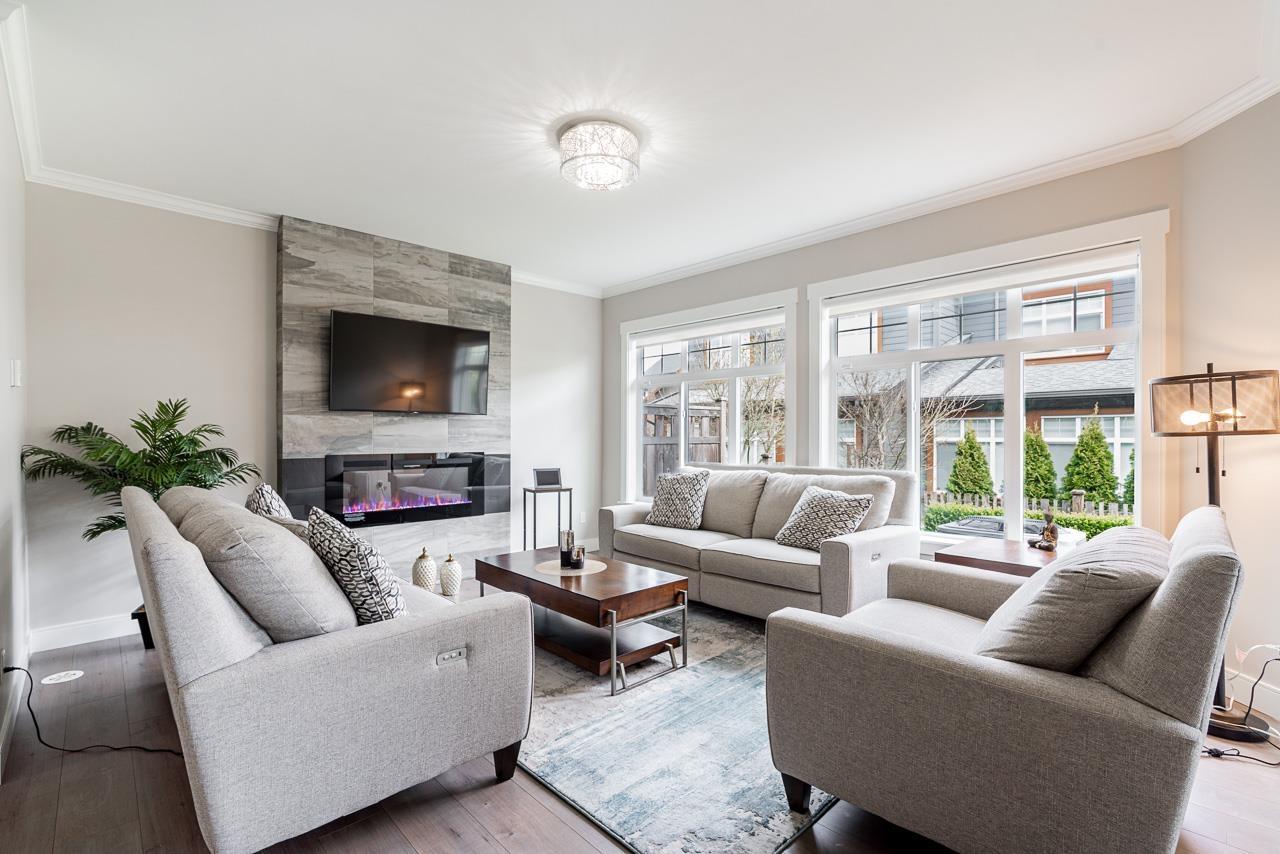 2 17033 FRASER HIGHWAY