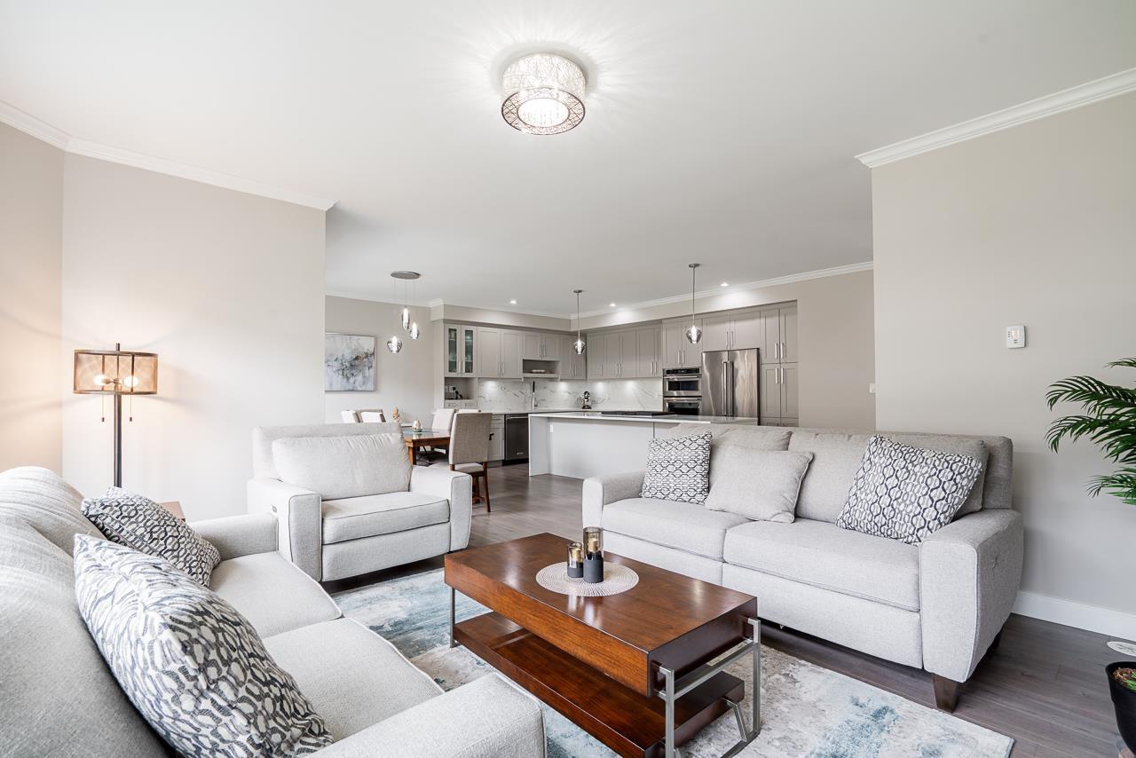 2 17033 FRASER HIGHWAY