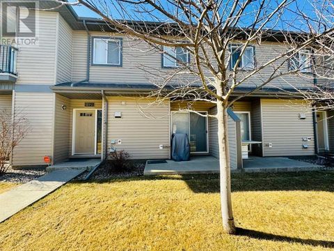 1, 129 Silkstone Road W Lethbridge AB T1J3H6