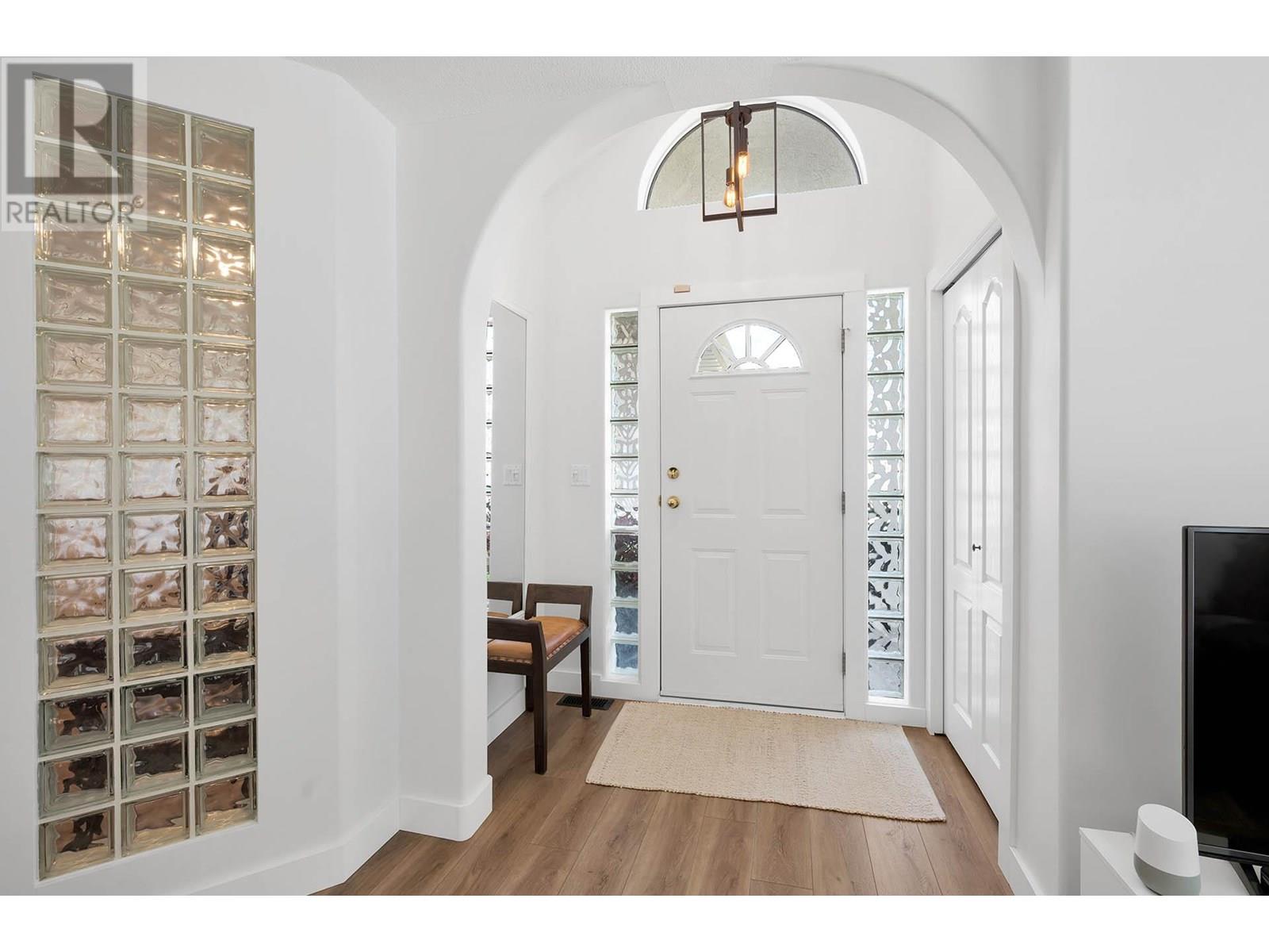 1350 FINLAY Avenue Unit# 11