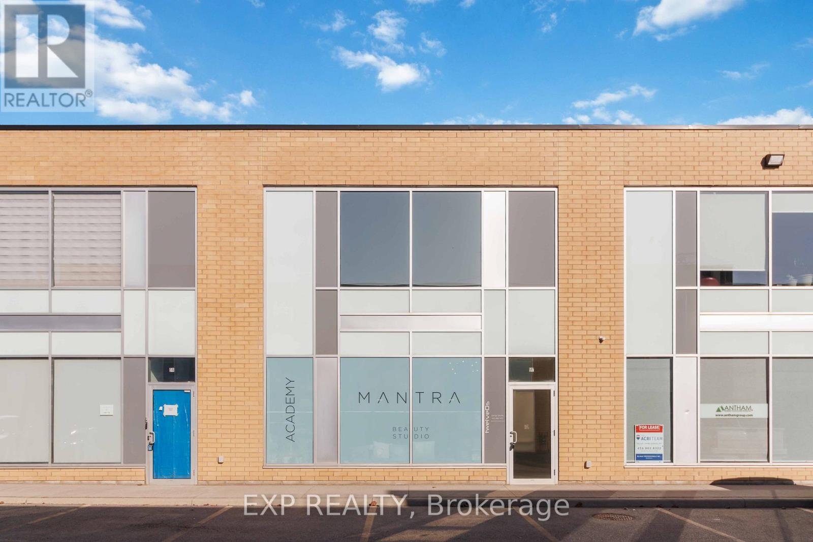 57 - 1215 QUEENS WAY E